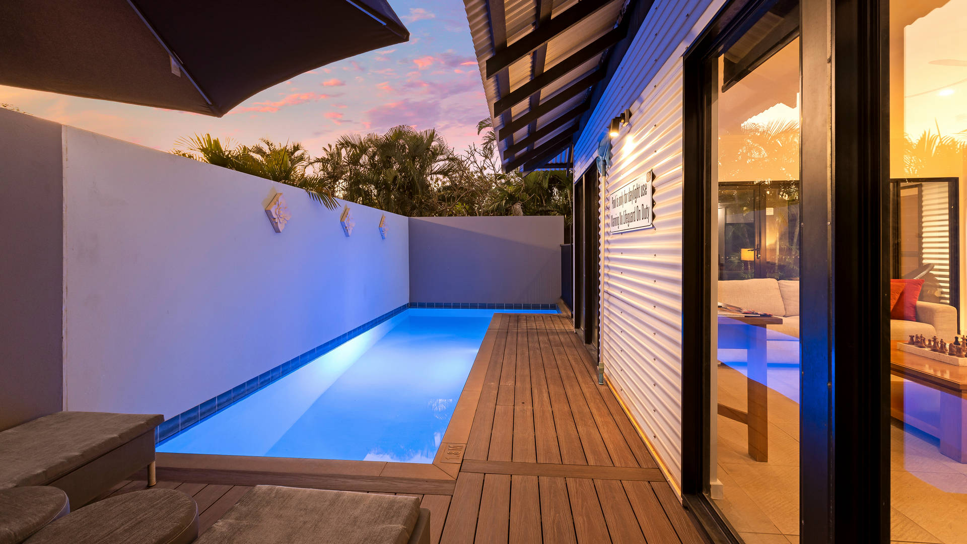 0001a-hero-image-the-pearle-of-cable-beach-broome-accommodation-pool-august-2023